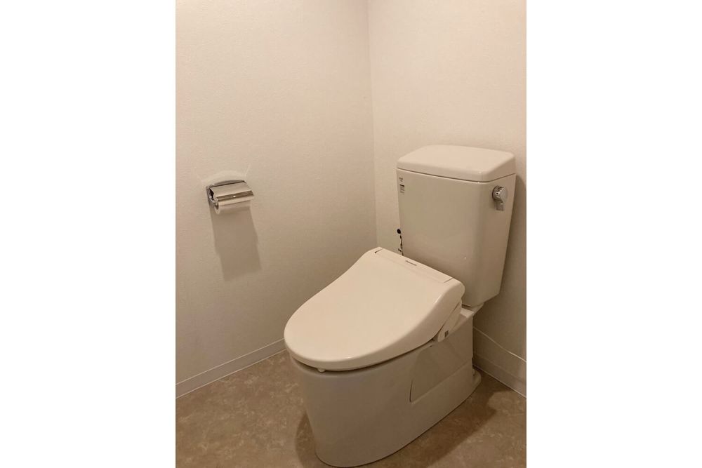 6-Bed Female Dormitory Room