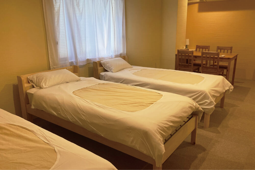 洋室トリプル（洗面・シャワー・トイレ付）