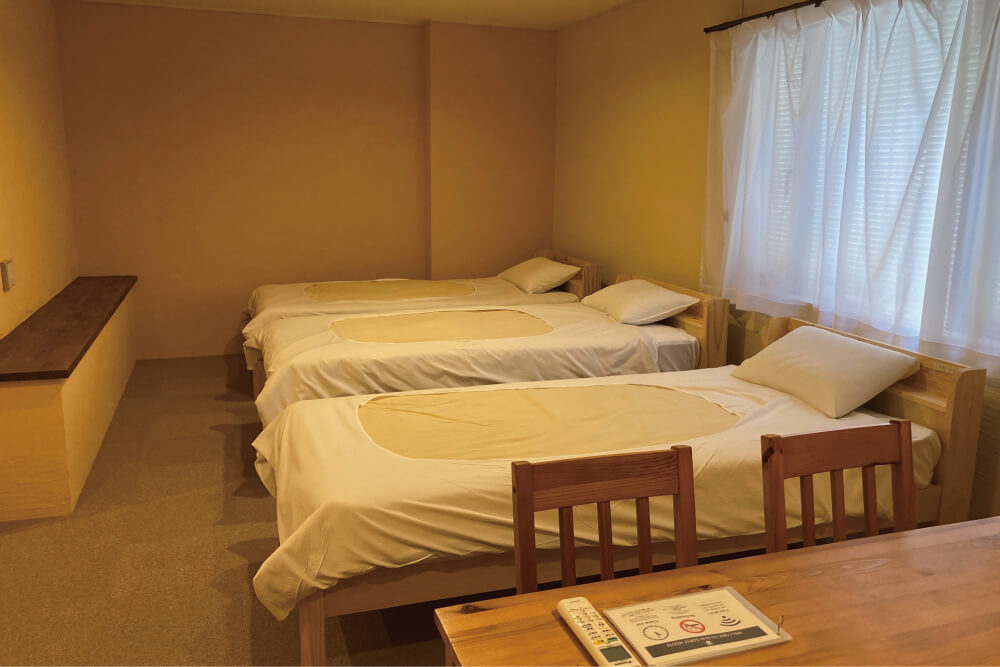 洋室トリプル（洗面・シャワー・トイレ付）