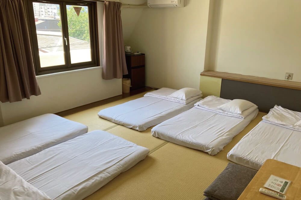 和室12畳（洗面・シャワー・トイレ付）