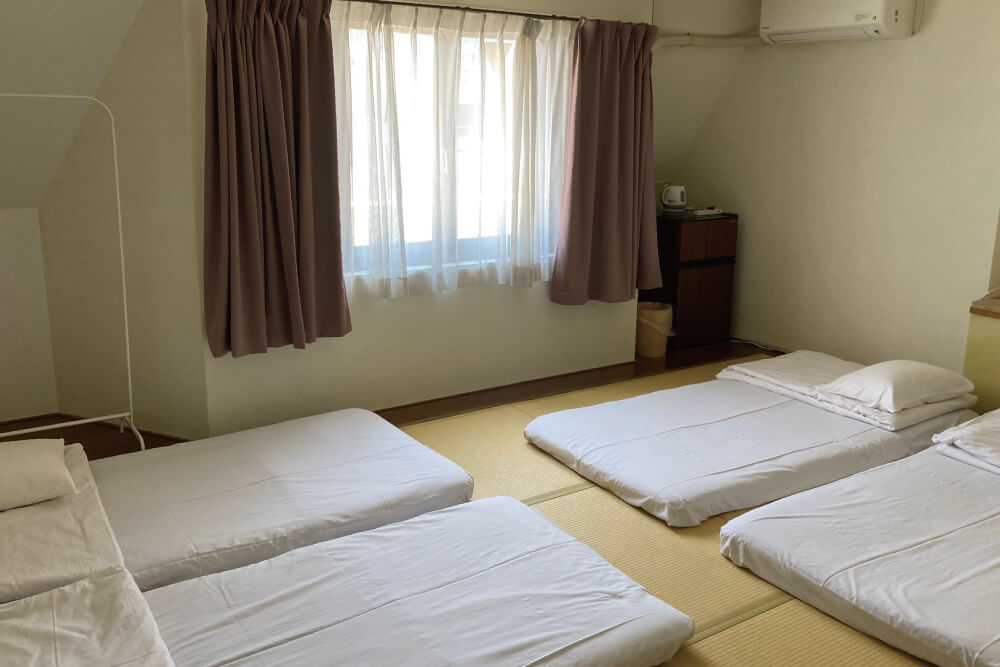 和室12畳（洗面・シャワー・トイレ付）